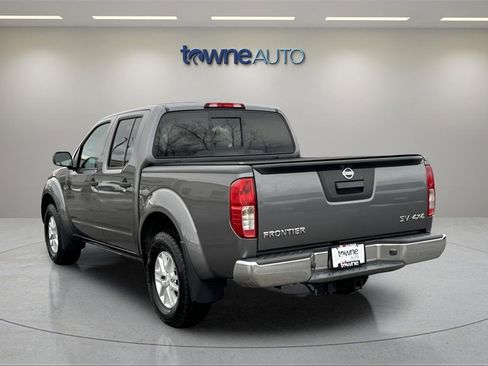 Used 2018 Nissan Frontier SV image 3