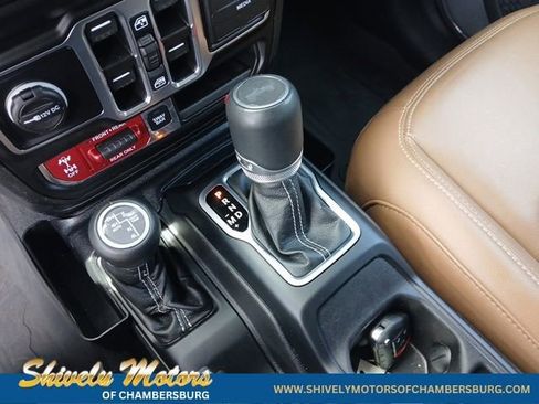 Certified 2022 Jeep Wrangler Unlimited Rubicon 4xe w/ Cold Weather Group AWD/4WD image 25