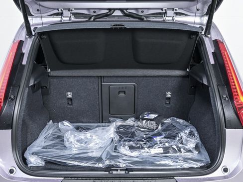 New 2026 Volvo XC40 B5 Plus w/ Protection Package Premier AWD/4WD image 29