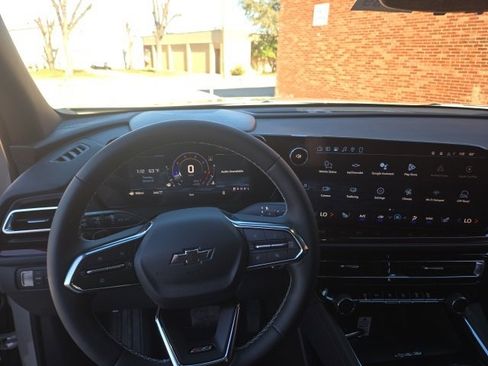 New 2026 Chevrolet Traverse Z71 w/ Driver Confidence Package image 13