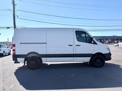 Used 2017 Mercedes-Benz Sprinter 2500 image 7