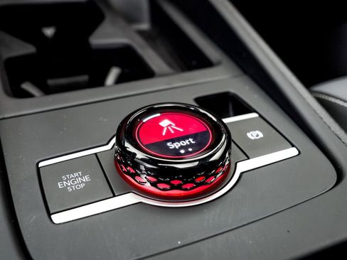 Used 2025 Volkswagen Tiguan SE R-Line AWD/4WD image 18