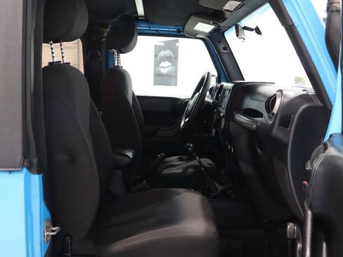 Used 2017 Jeep Wrangler Sport AWD/4WD image 10