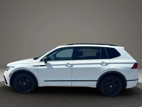 Used 2022 Volkswagen Tiguan SE R-Line AWD/4WD image 9