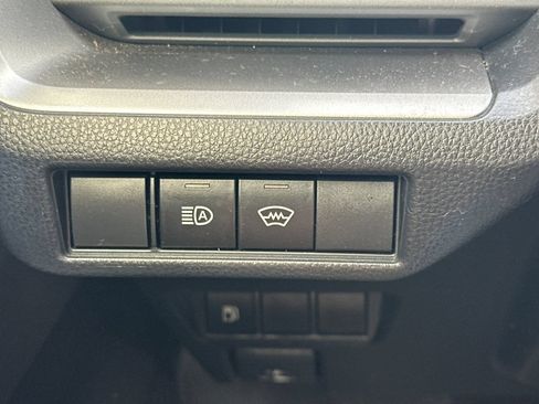 Used 2023 Toyota Prius LE FWD image 40