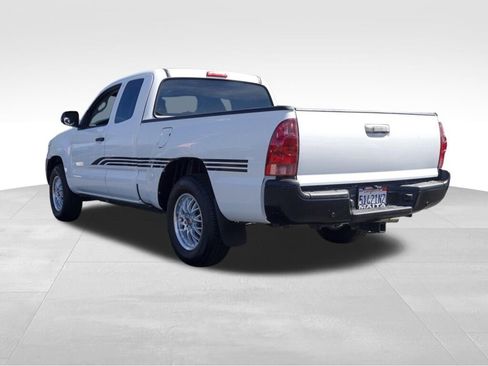 Used 2015 Toyota Tacoma Base image 6