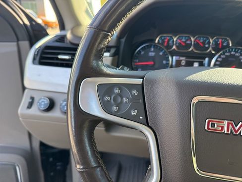 Used 2020 GMC Yukon XL SLT w/ Premium Edition image 16