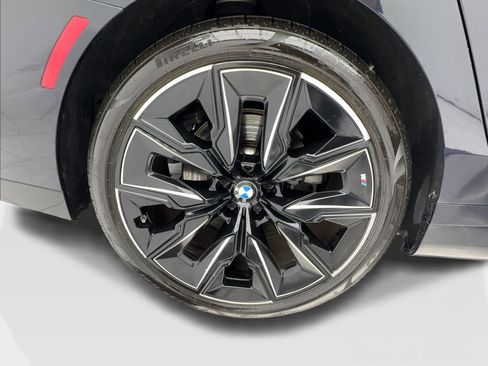Used 2023 BMW 740i w/ Luxury Rear Seating Package RWD image 16