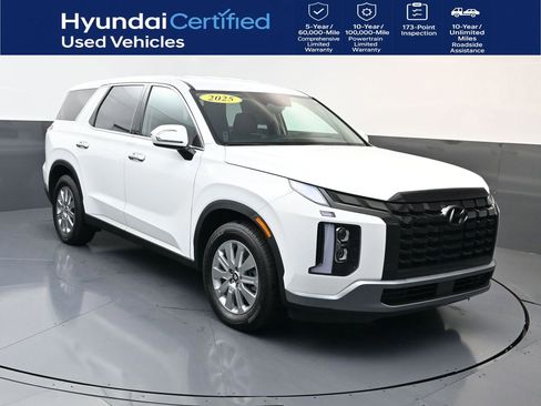 Used 2025 Hyundai Palisade SE image 1