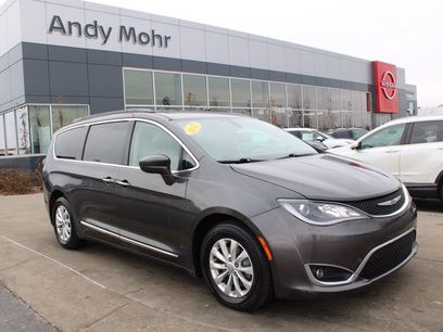 Used 2017 Chrysler Pacifica Touring-L