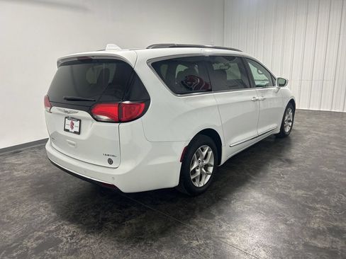 Used 2020 Chrysler Pacifica Limited FWD image 4