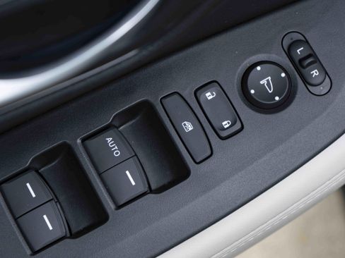 Used 2026 Honda HR-V LX image 37