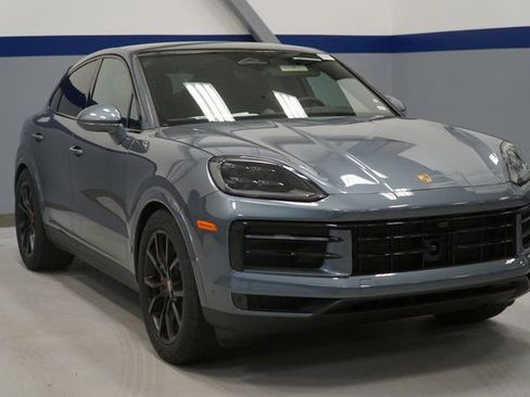 New 2026 Porsche Cayenne S image 12