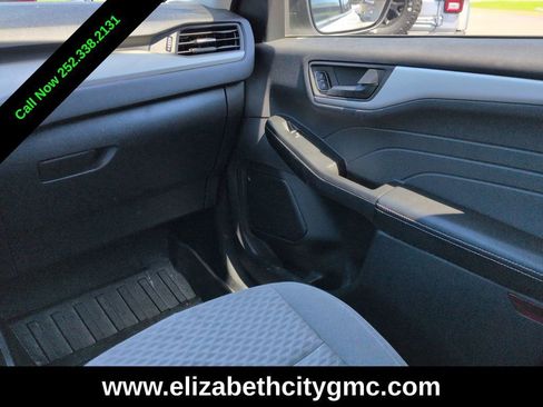 Used 2022 Ford Escape SE FWD image 18