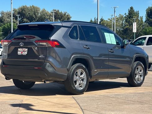 Used 2024 Toyota RAV4 LE AWD/4WD image 4