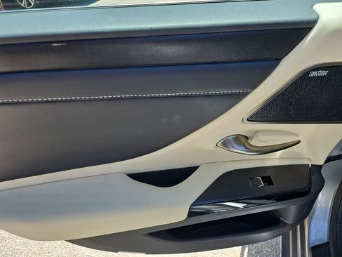 Used 2022 Lexus ES 300h w/ Accessory Package 2 FWD image 17