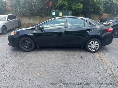 Used 2018 Toyota Corolla LE FWD image 7