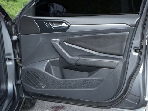 Used 2022 Volkswagen Jetta SE image 41