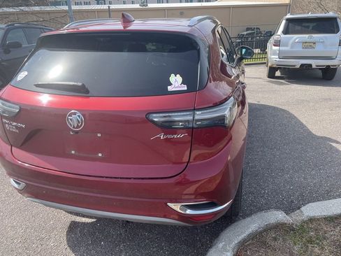 Used 2022 Buick Envision Avenir w/ Technology Package II image 9