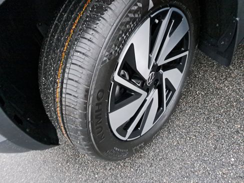 New 2026 Volkswagen Atlas SE FWD image 31