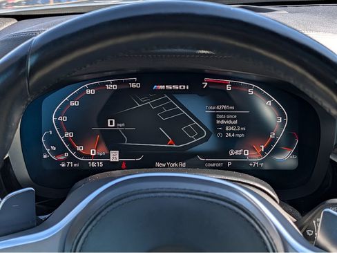 Used 2023 BMW M550i xDrive w/ Executive Package image 19