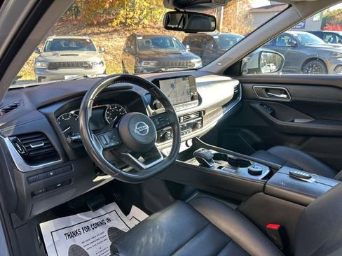 Used 2021 Nissan Rogue SL w/ Premium Package image 16