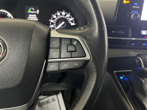 Used 2024 Toyota Sienna XLE image 55