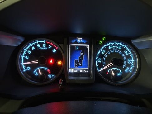 Used 2023 Toyota Tacoma SR5 RWD image 12