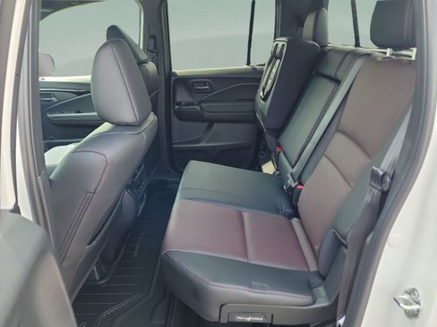 Certified 2026 Honda Ridgeline Black Edition image 9