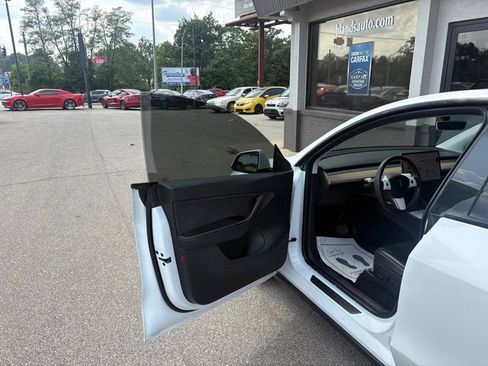 Used 2020 Tesla Model Y Long Range AWD/4WD image 7