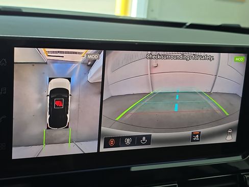 New 2026 Nissan Pathfinder Platinum image 24