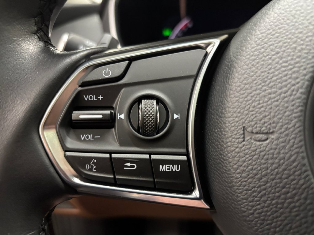 Certified 2025 Acura MDX w/ Technology Package AWD/4WD image 28