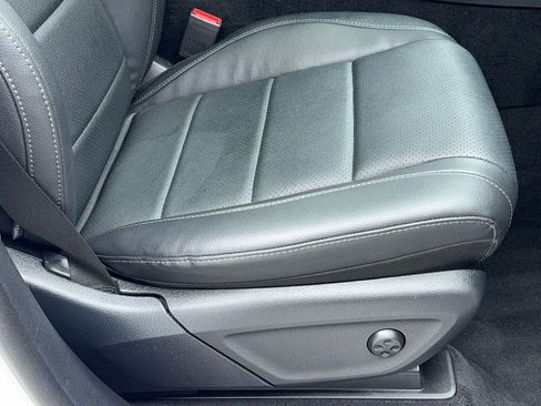 Used 2022 Mercedes-Benz GLE 350 w/ Premium Package image 47