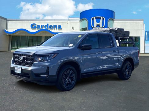 Used 2025 Honda Ridgeline Sport image 3