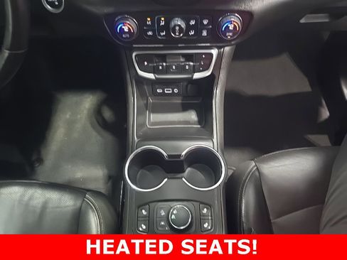 Used 2024 GMC Terrain SLT image 31