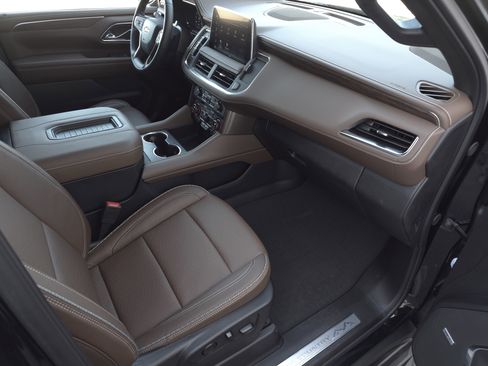 Used 2024 Chevrolet Suburban High Country w/ Advanced Technology Package image 49