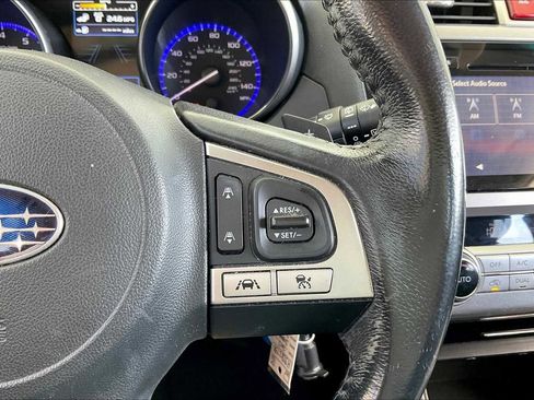 Used 2017 Subaru Outback 2.5i Premium image 24