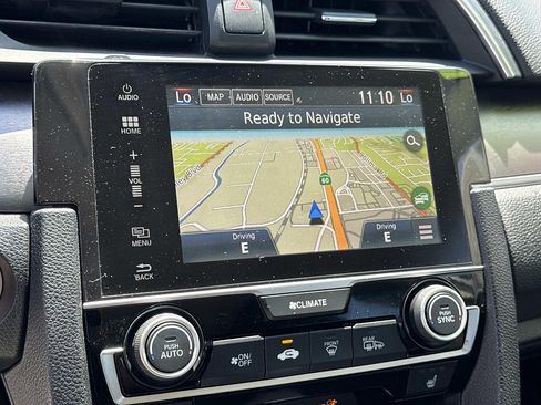 Used 2018 Honda Civic Touring image 10