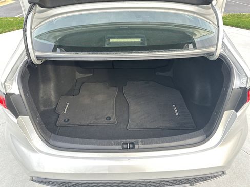 Used 2020 Toyota Corolla SE image 32