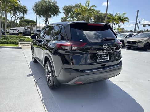 Used 2023 Nissan Rogue SV FWD image 13