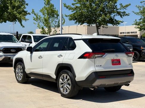 Used 2020 Toyota RAV4 Limited w/ Limited Grade Weather Package FWD image 4