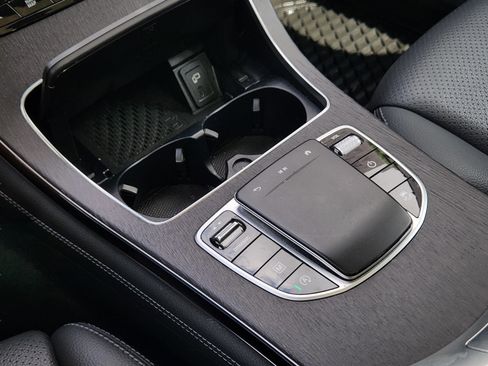 Used 2020 Mercedes-Benz GLC 300 4MATIC image 13