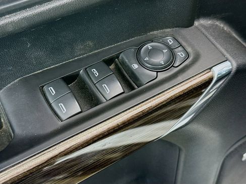 Used 2021 Chevrolet Silverado 1500 LT Trail Boss w/ Convenience Package II image 18