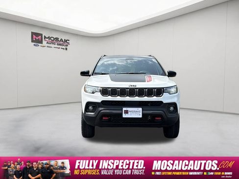 Used 2026 Jeep Compass Trailhawk AWD/4WD image 2