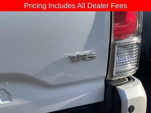 Used 2021 Toyota Tacoma TRD Sport w/ Technology Package AWD/4WD image 8