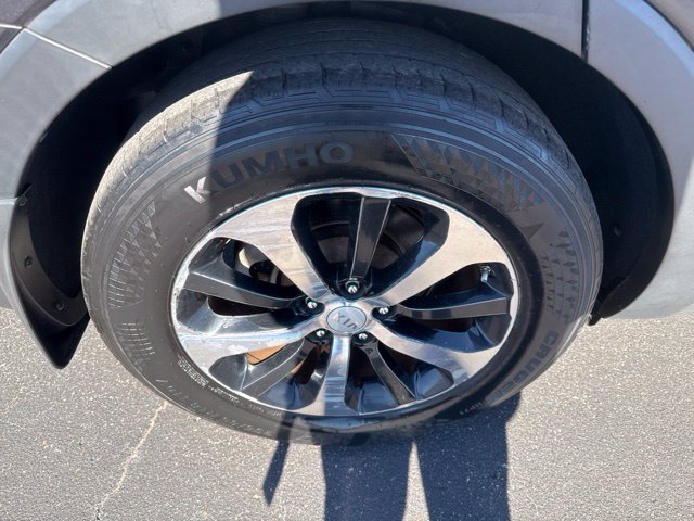 Used 2017 Kia Sorento EX w/ EX Advanced Touring Package FWD image 11