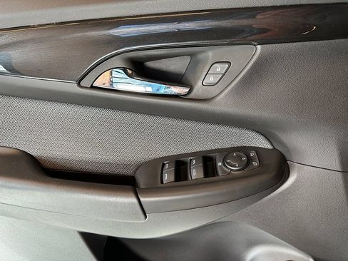 Used 2025 Chevrolet TrailBlazer LT w/ Convenience Package FWD image 19
