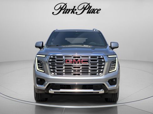 Used 2026 GMC Yukon Denali w/ Denali Reserve Package AWD/4WD image 6