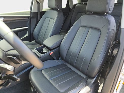 Used 2023 Audi Q5 2.0T Premium w/ Convenience Package AWD/4WD image 18