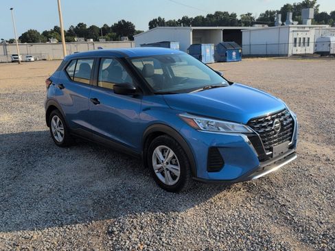 Used 2021 Nissan Kicks S FWD image 9